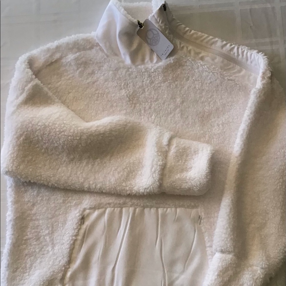 NWT White Plush Fleece by Te Verde